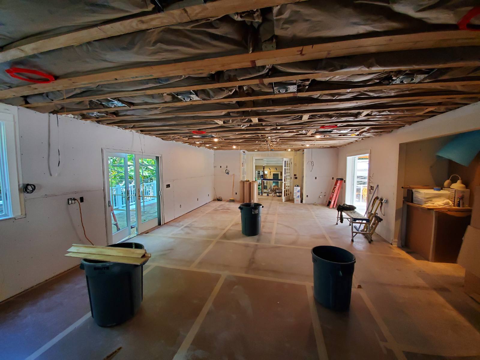 A very clean and organized construction site